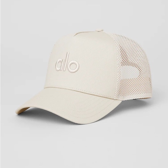 Accessories - Alo bone trucker hat